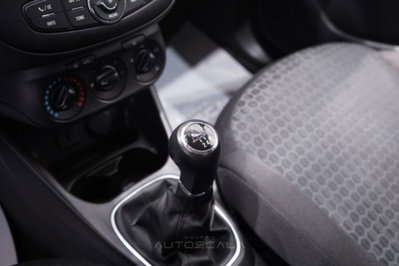 Opel Corsa 1.2 5 porte n-Joy (17)