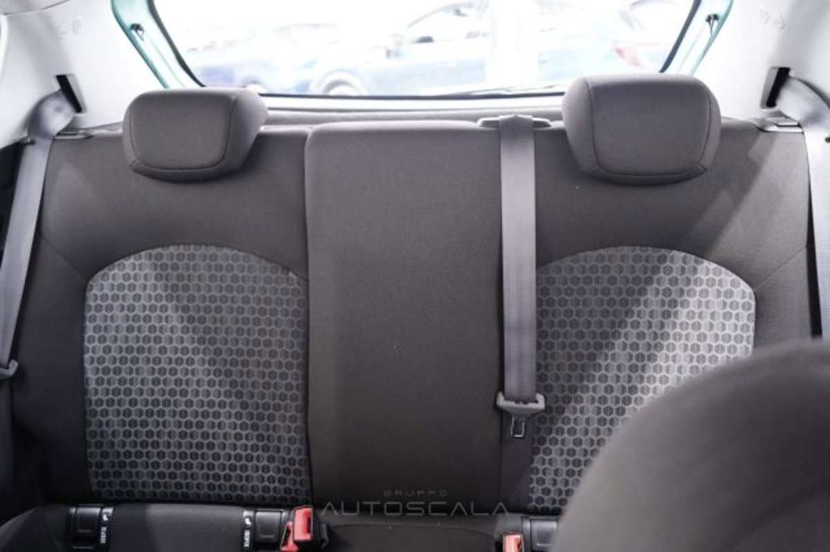 Opel Corsa 1.2 5 porte n-Joy (20)