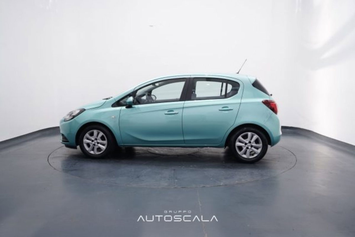 Opel Corsa 1.2 5 porte n-Joy (3)
