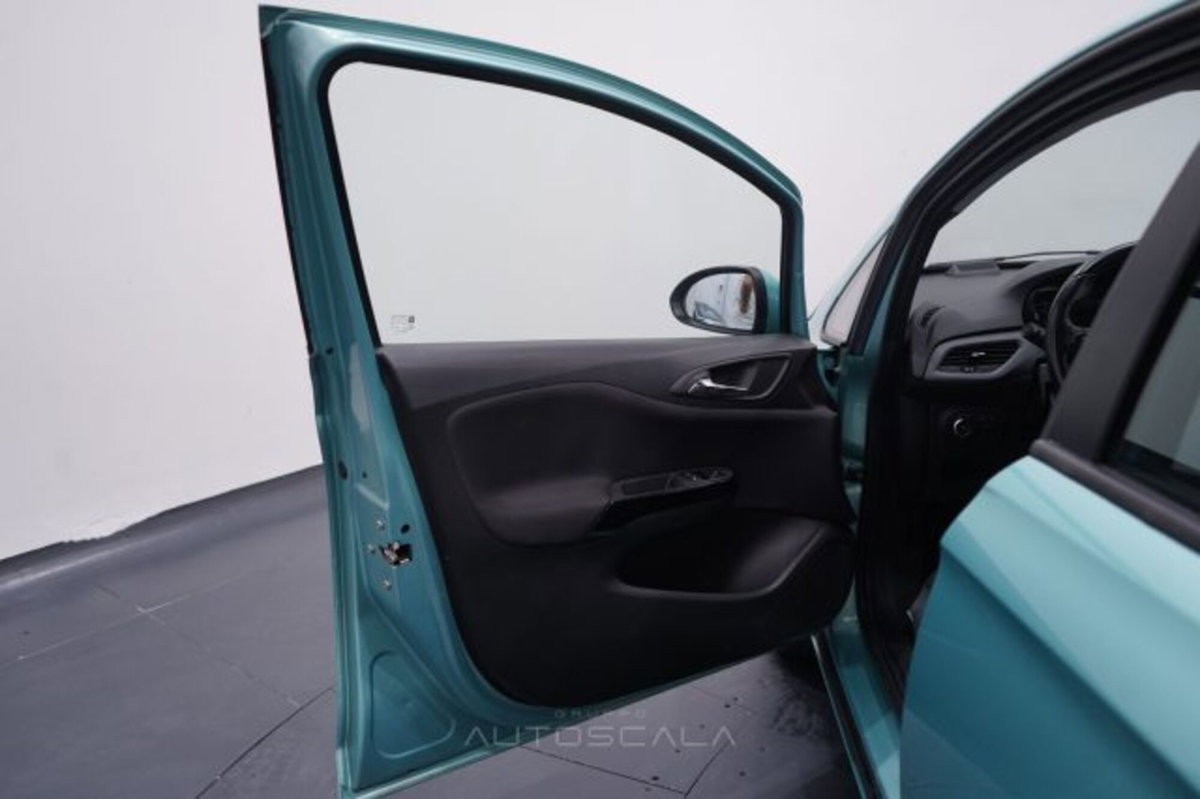 Opel Corsa 1.2 5 porte n-Joy (9)