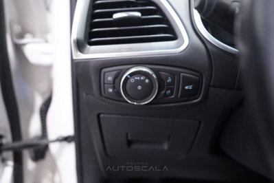 Ford Edge 2.0 TDCI 210 CV AWD Start&Stop Powershift Titanium (12)