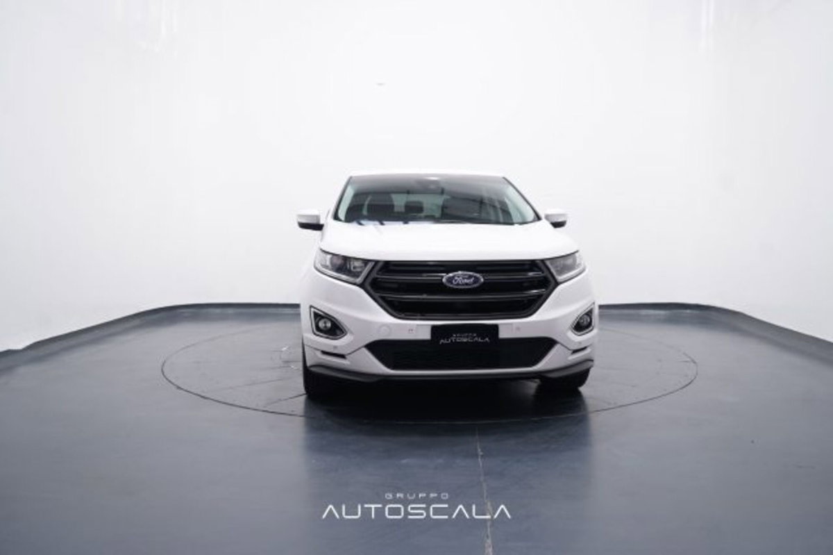 Ford Edge 2.0 TDCI 210 CV AWD Start&Stop Powershift Titanium (2)