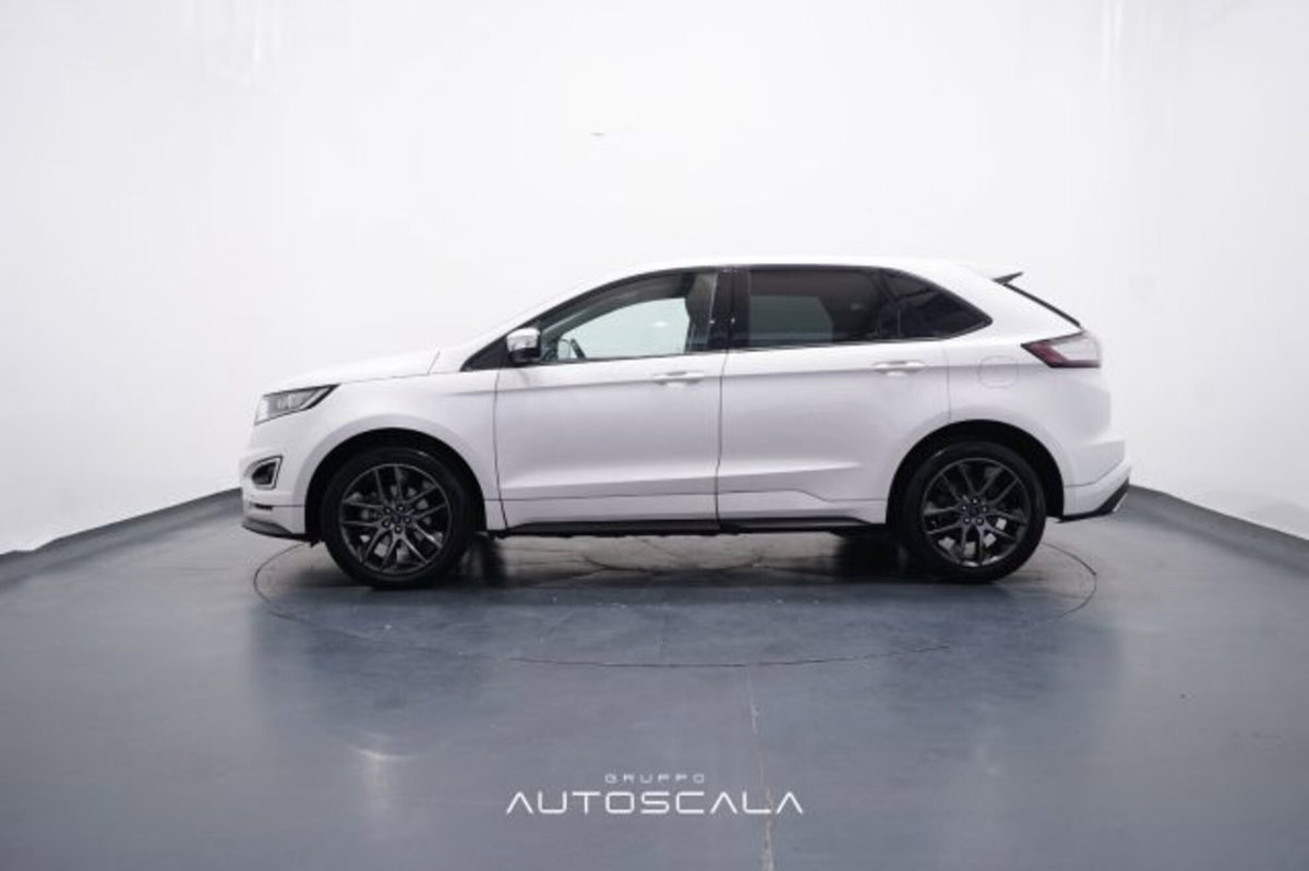 Ford Edge 2.0 TDCI 210 CV AWD Start&Stop Powershift Titanium (3)