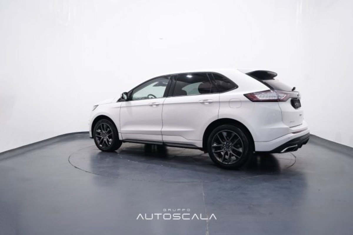 Ford Edge 2.0 TDCI 210 CV AWD Start&Stop Powershift Titanium (4)