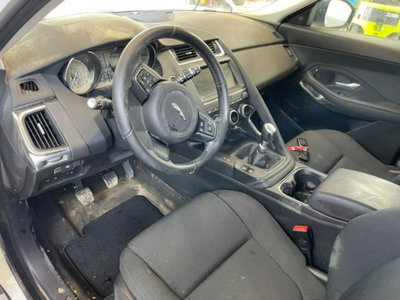 Jaguar E-Pace 2.0D 150 CV AWD (12)