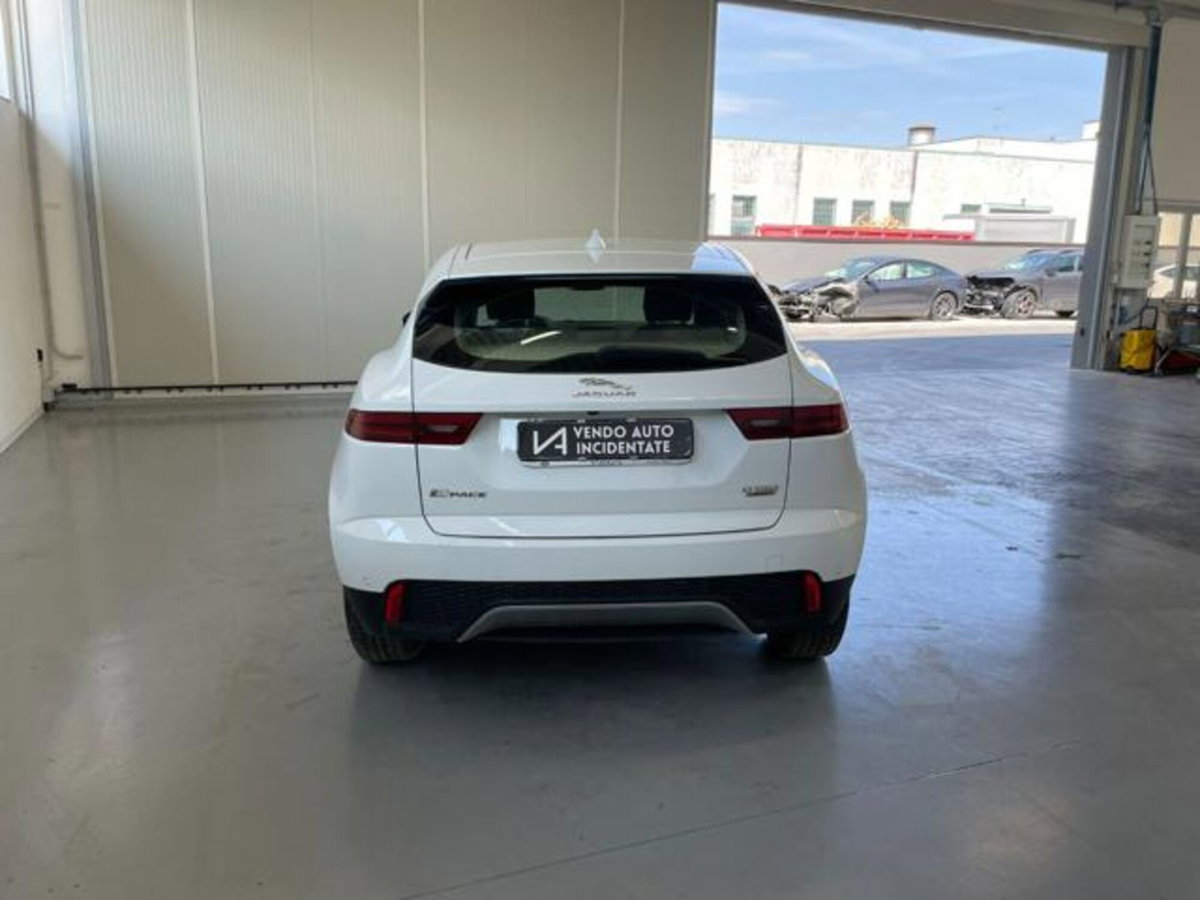 Jaguar E-Pace 2.0D 150 CV AWD (6)