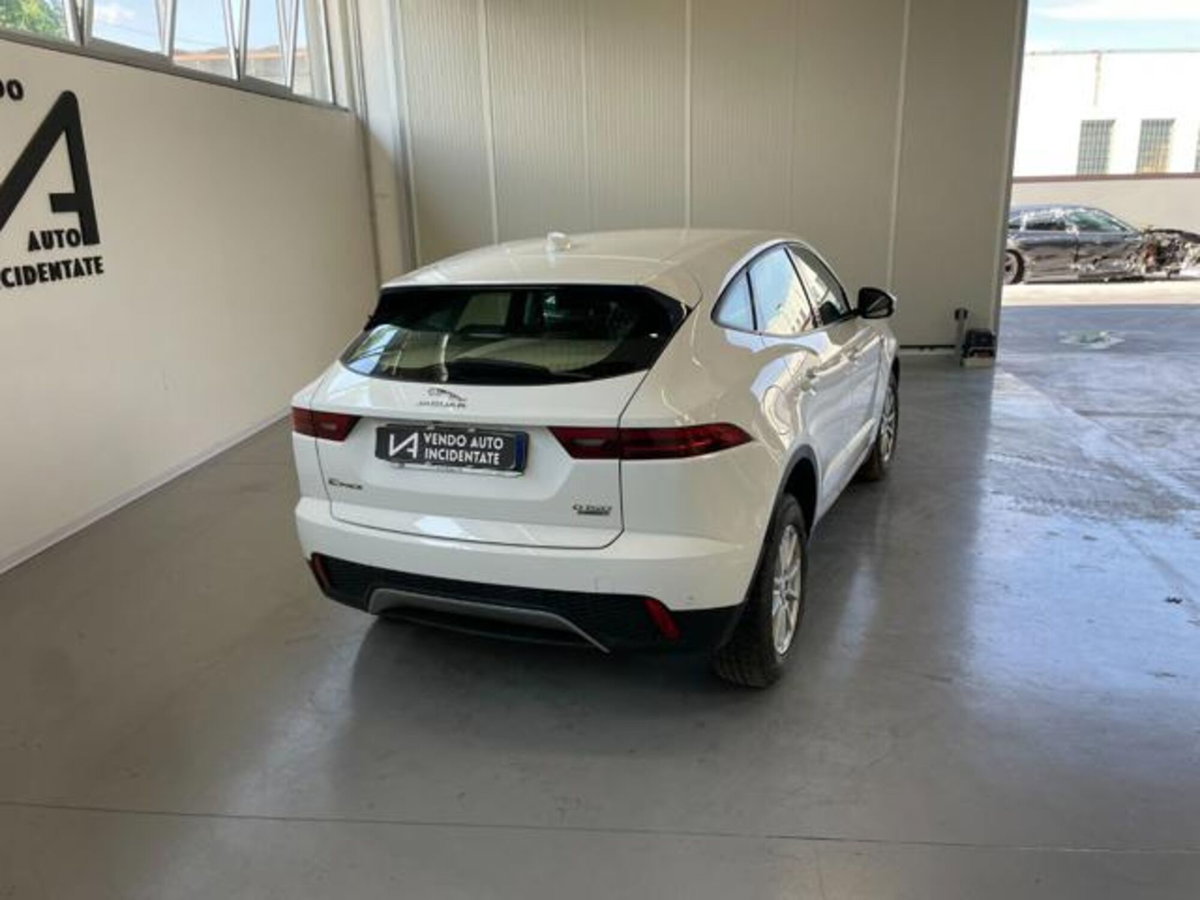 Jaguar E-Pace 2.0D 150 CV AWD (7)