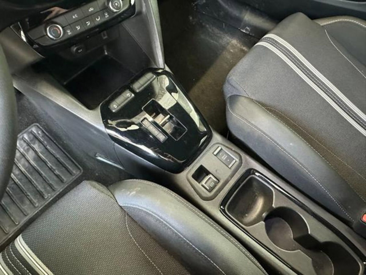 Opel Corsa 1.2 hybrid GS 100cv dct6 (17)