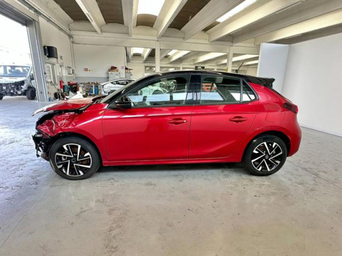Opel Corsa 1.2 hybrid GS 100cv dct6 (4)