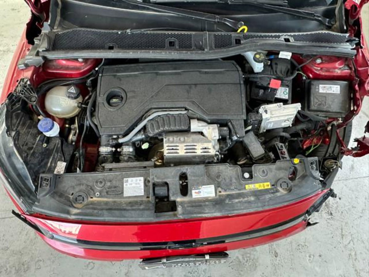 Opel Corsa 1.2 hybrid GS 100cv dct6 (9)