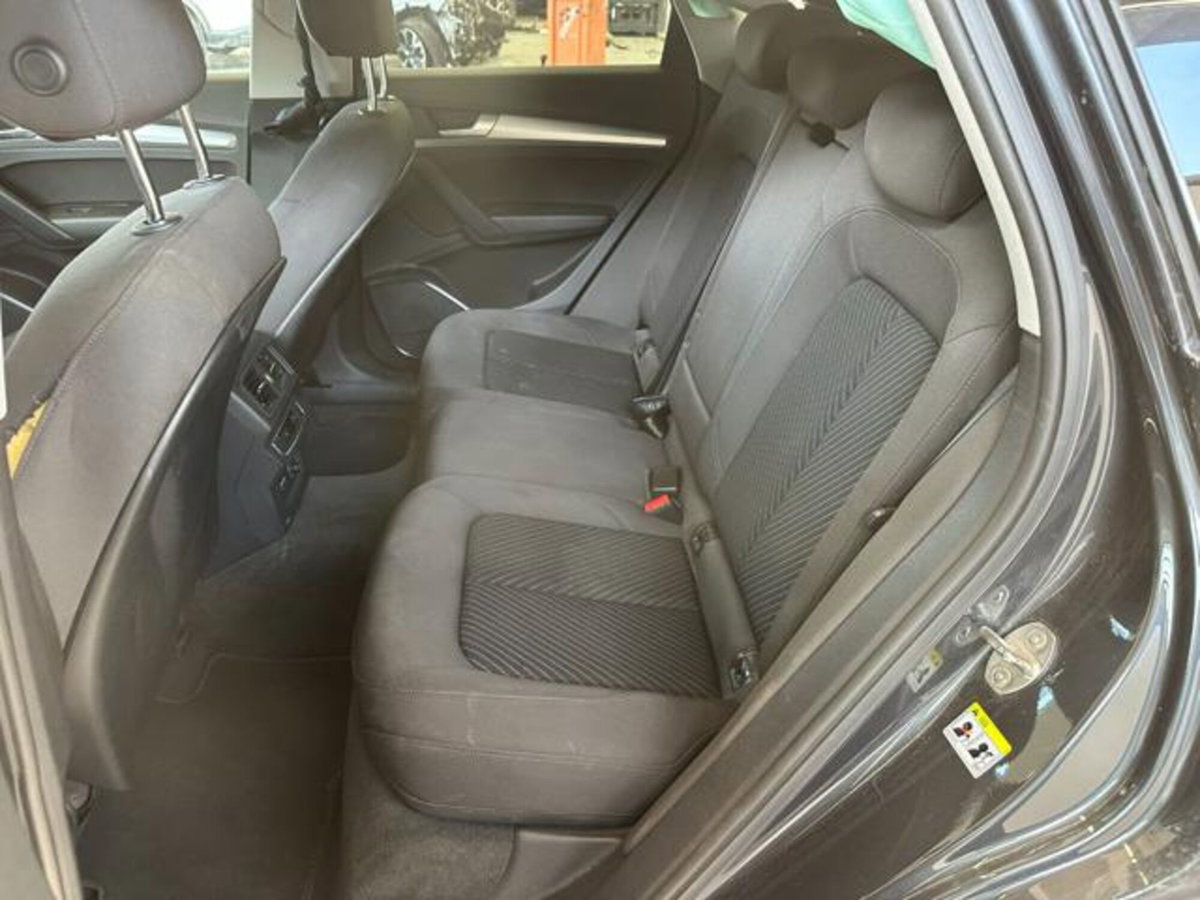 Audi Q5 40 TDI 204 CV quattro S tronic Business (11)