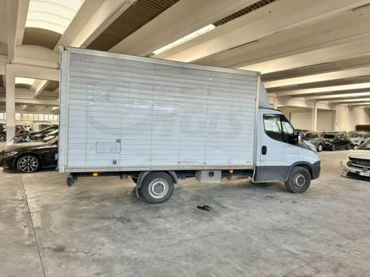 Iveco Daily Telaio 35S12 2.3 HPT PL Cabinato (8)