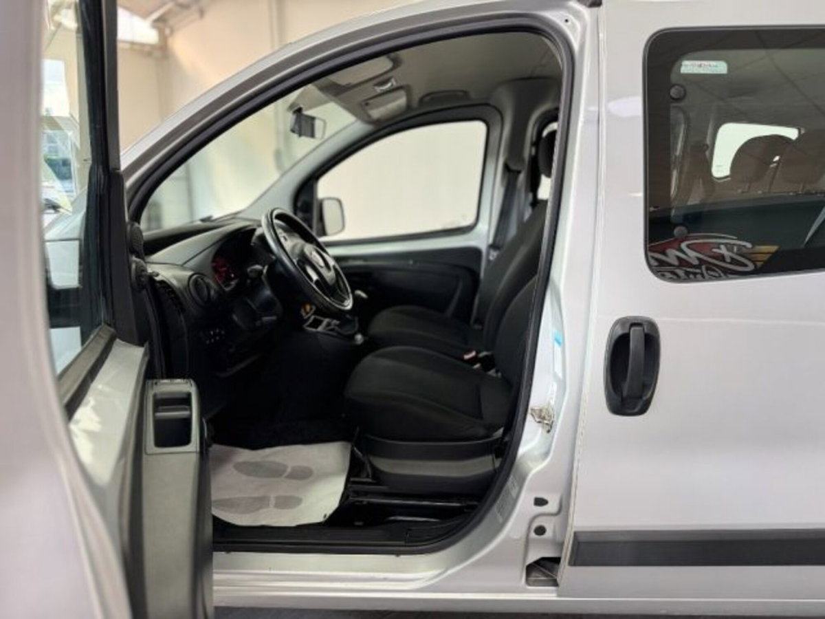 Fiat Qubo 1.3 MJT 80 CV Lounge (9)