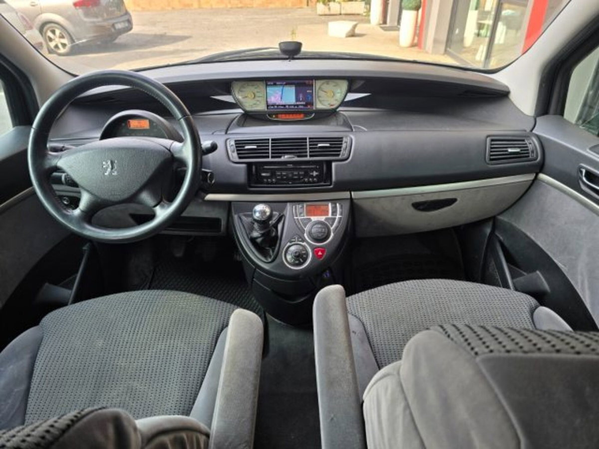 Peugeot 807 HDi 163CV ST (2)