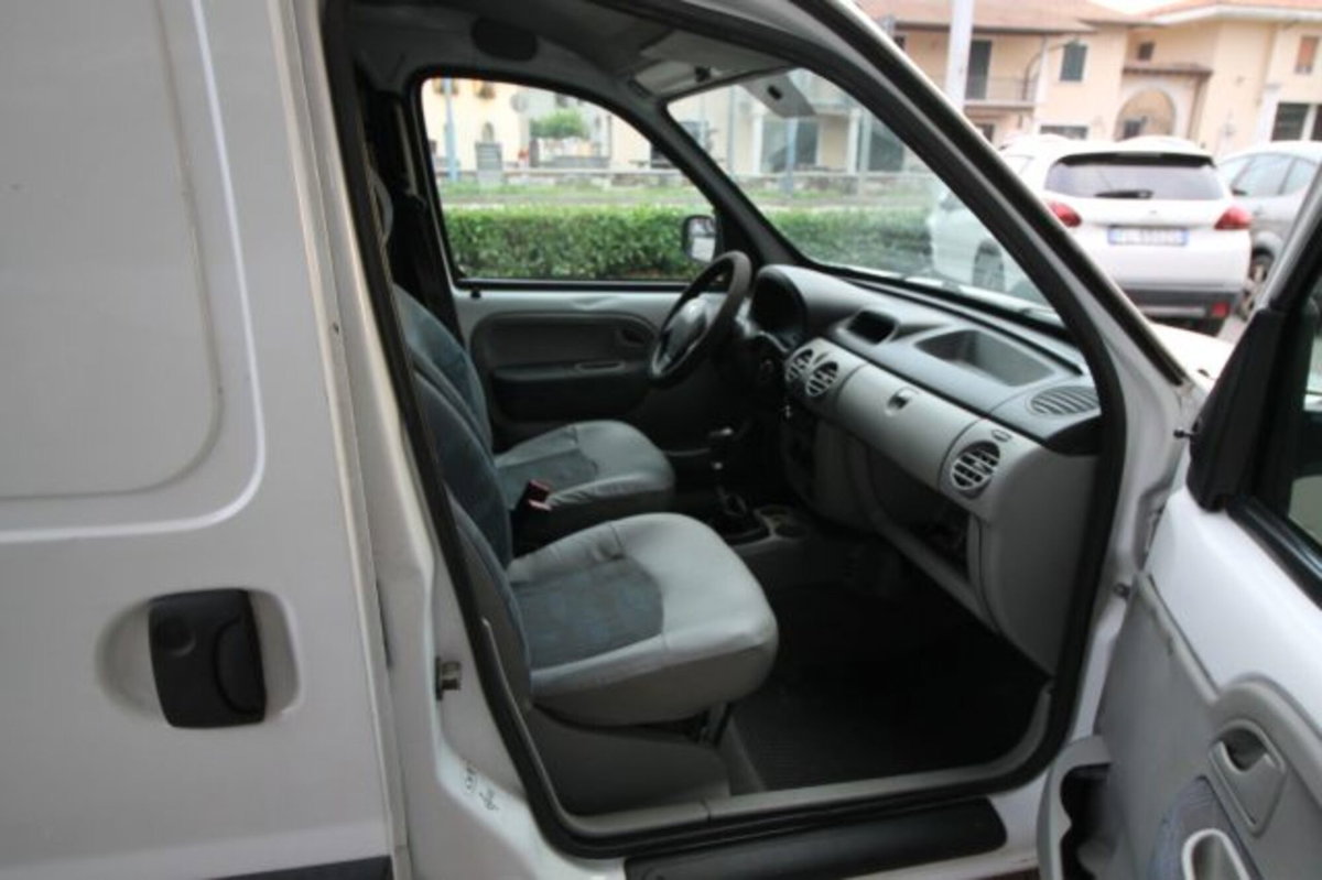 Renault Kangoo 1.5 dCi/60CV 3p. Confort Express (13)