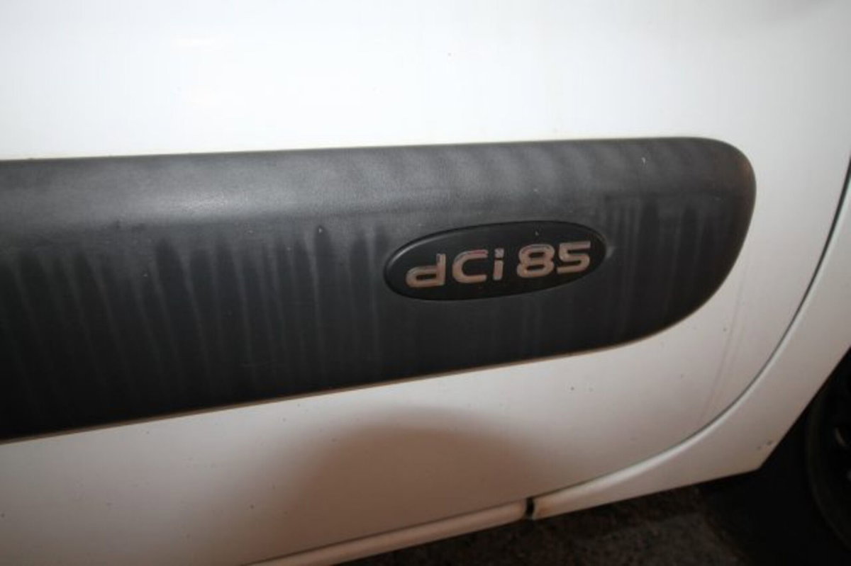 Renault Kangoo 1.5 dCi/60CV 3p. Confort Express (14)