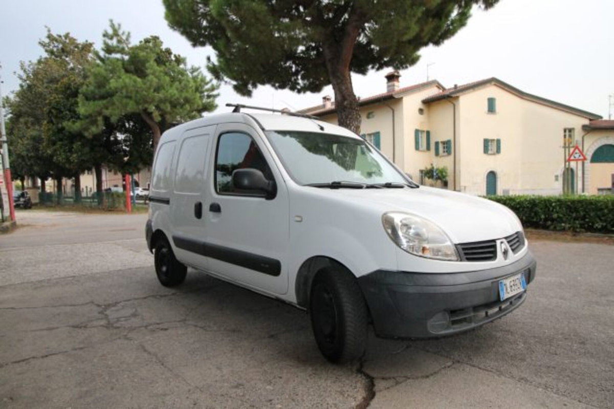 Renault Kangoo 1.5 dCi/60CV 3p. Confort Express (2)