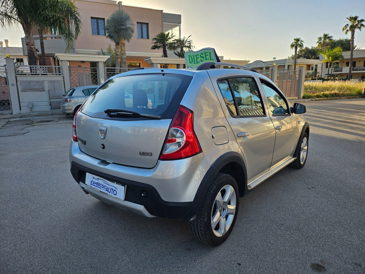 Dacia Sandero Stepway 1.5 dCi 70CV (4)