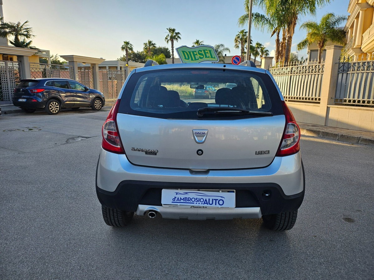 Dacia Sandero Stepway 1.5 dCi 70CV (5)