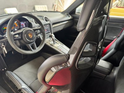 Porsche 718 Cayman  Cayman 4.0 GT4 (8)