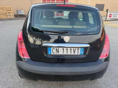 Lancia Ypsilon 16V Platino (3)
