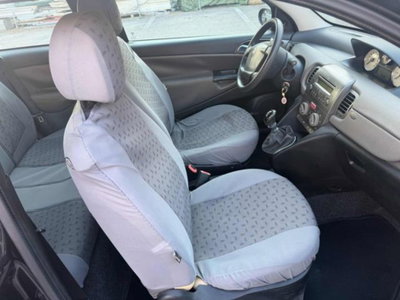 Lancia Ypsilon 16V Platino (11)