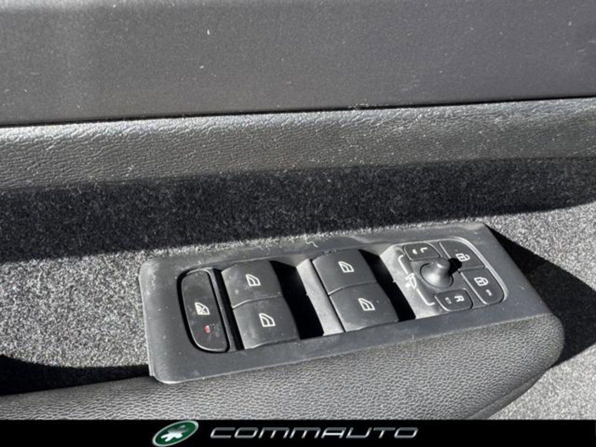 Volvo XC40 D3 Geartronic Inscription (11)