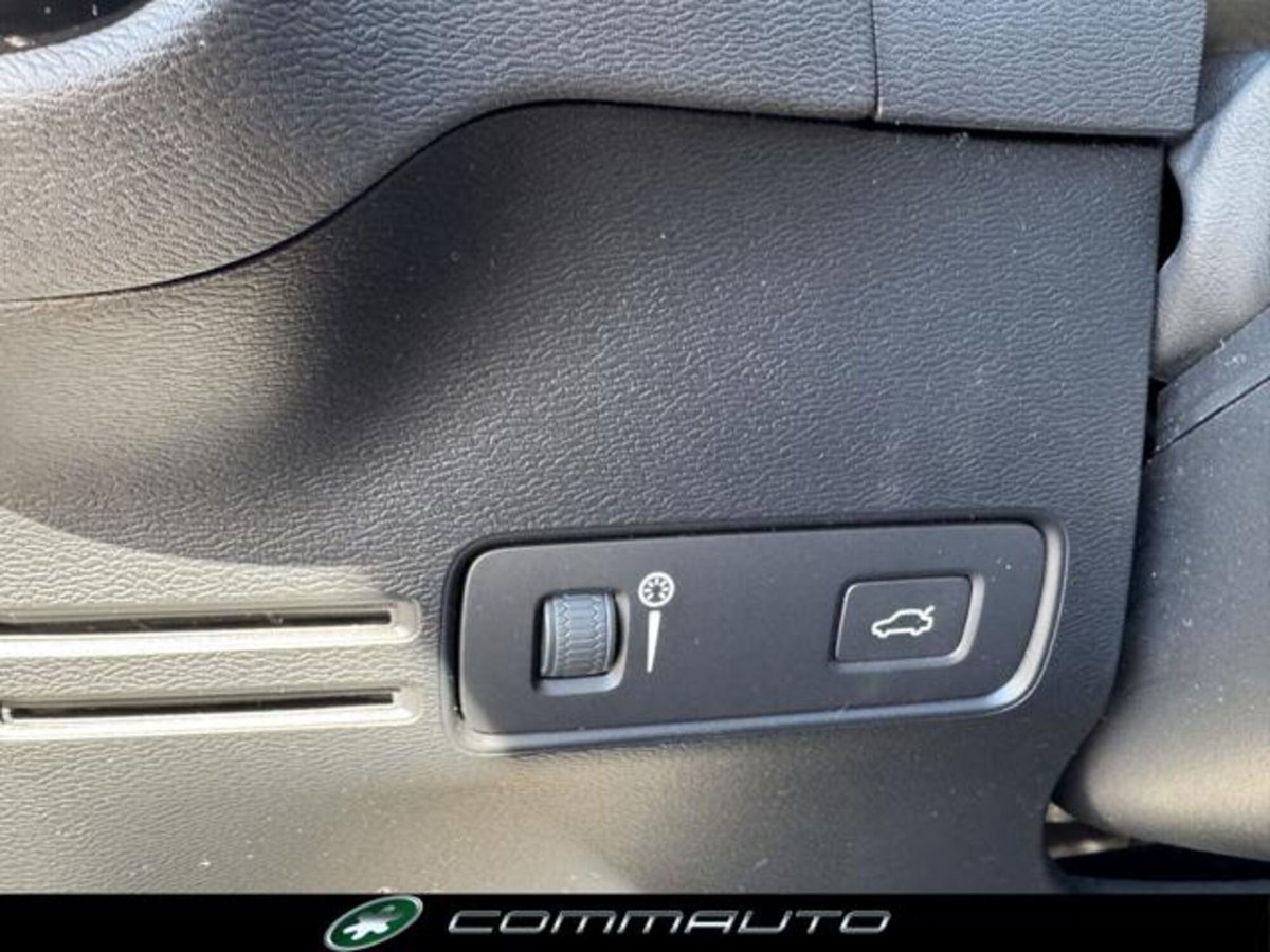 Volvo XC40 D3 Geartronic Inscription (12)
