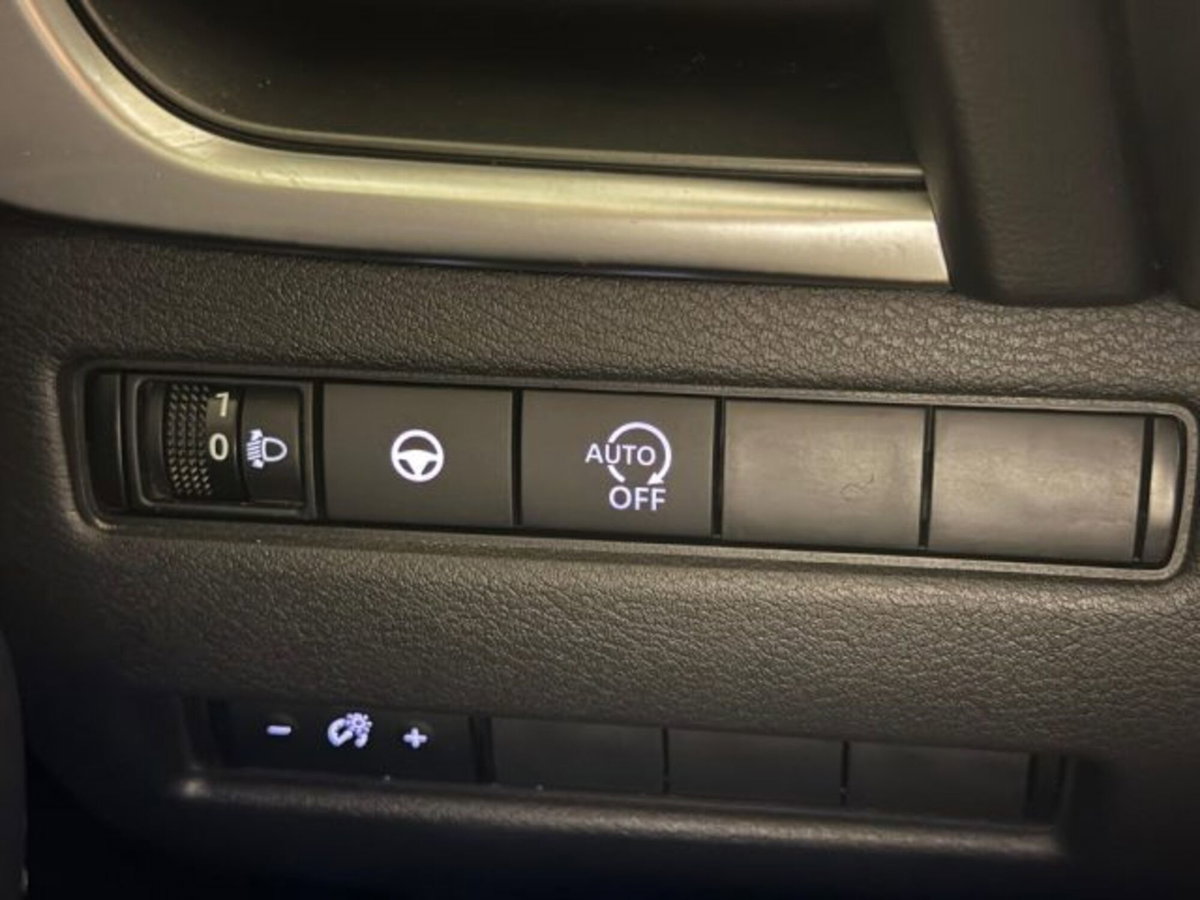 Nissan Qashqai 1.3 mhev N-Connecta 2wd 140cv (19)