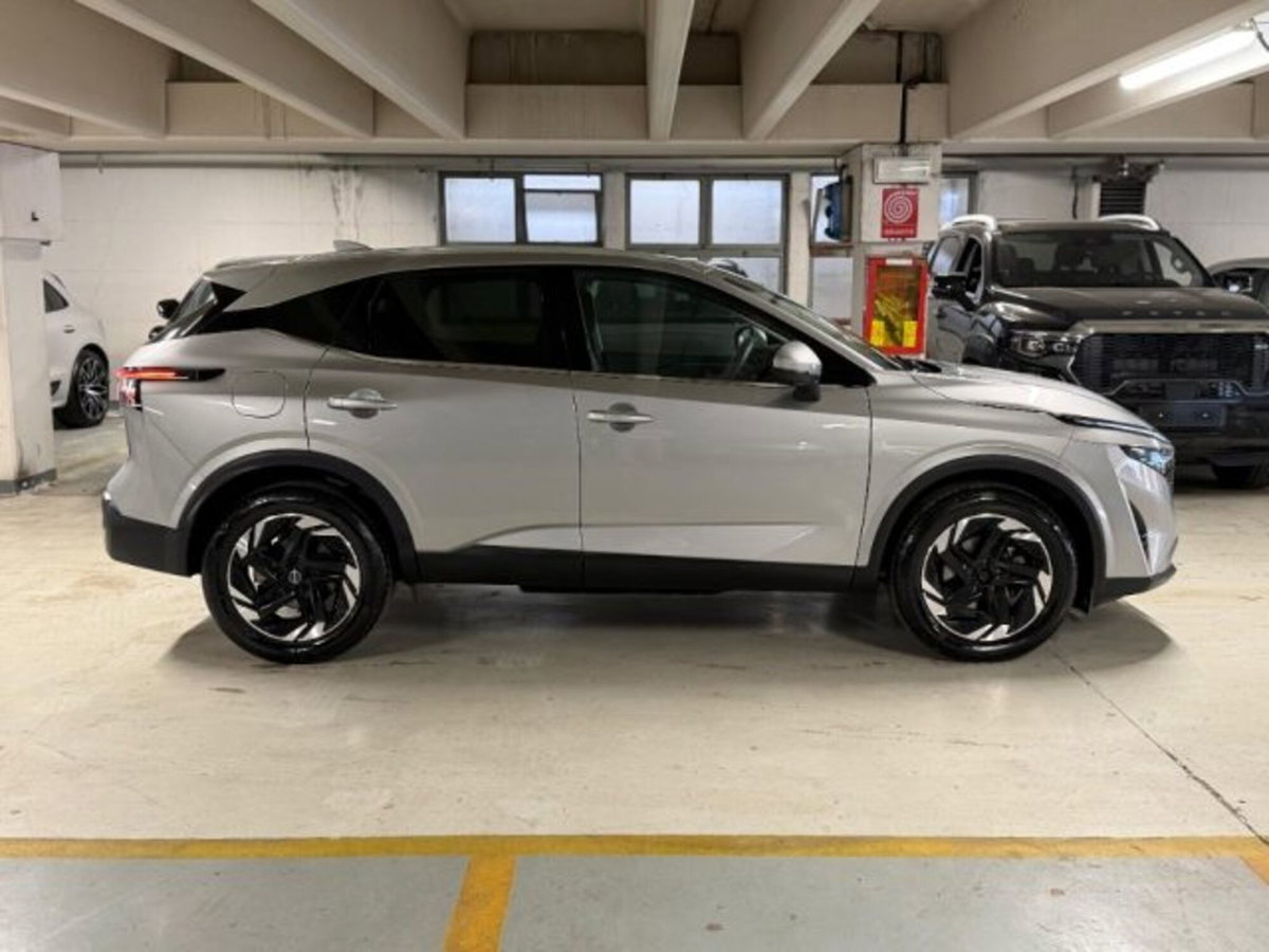 Nissan Qashqai 1.3 mhev N-Connecta 2wd 140cv (4)