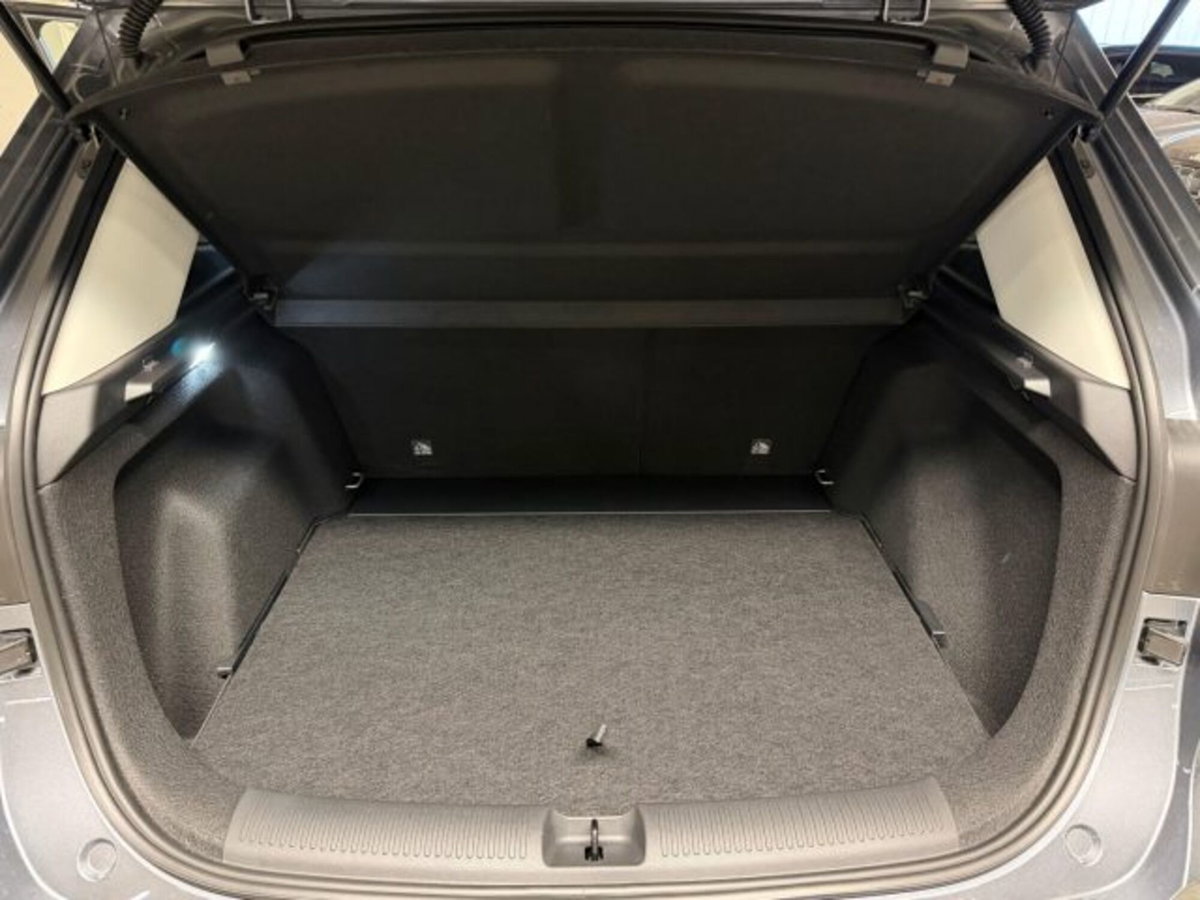 Mg ZS ZS 1.5 Luxury (16)