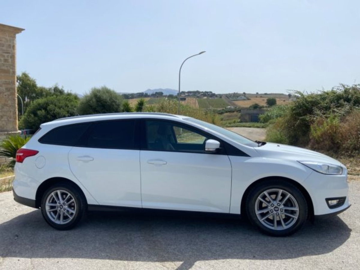 Ford Focus Station Wagon 1.5 TDCi 120 CV Start&Stop SW Business (10)