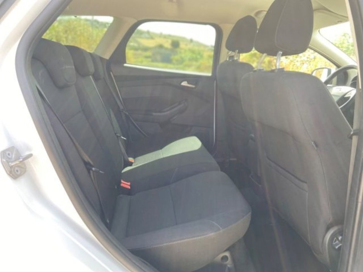Ford Focus Station Wagon 1.5 TDCi 120 CV Start&Stop SW Business (18)