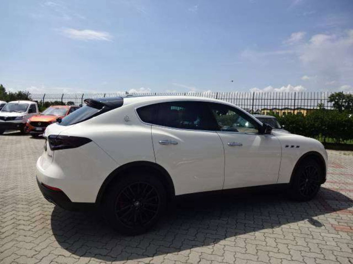 Maserati Levante Levante V6 AWD (4)