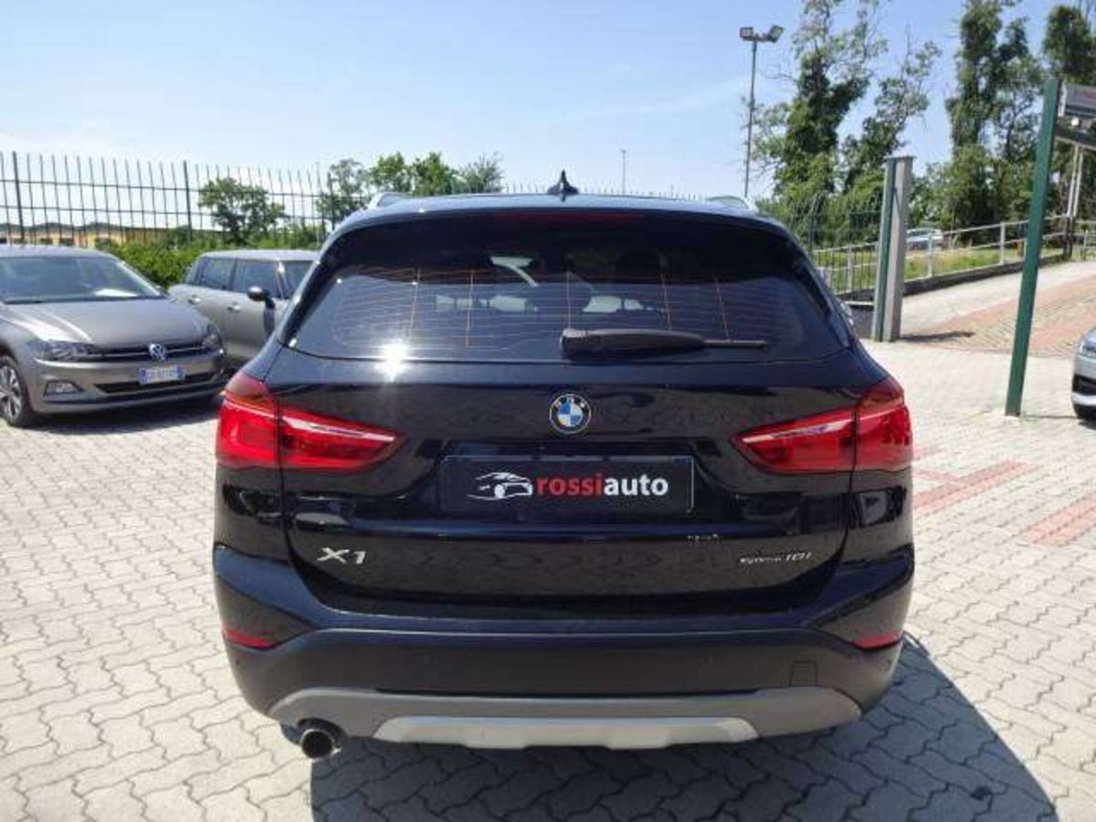 BMW X1 sDrive18i Advantage (5)