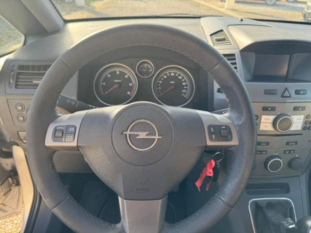 Opel Zafira 1.9 CDTI 120CV Cosmo (10)