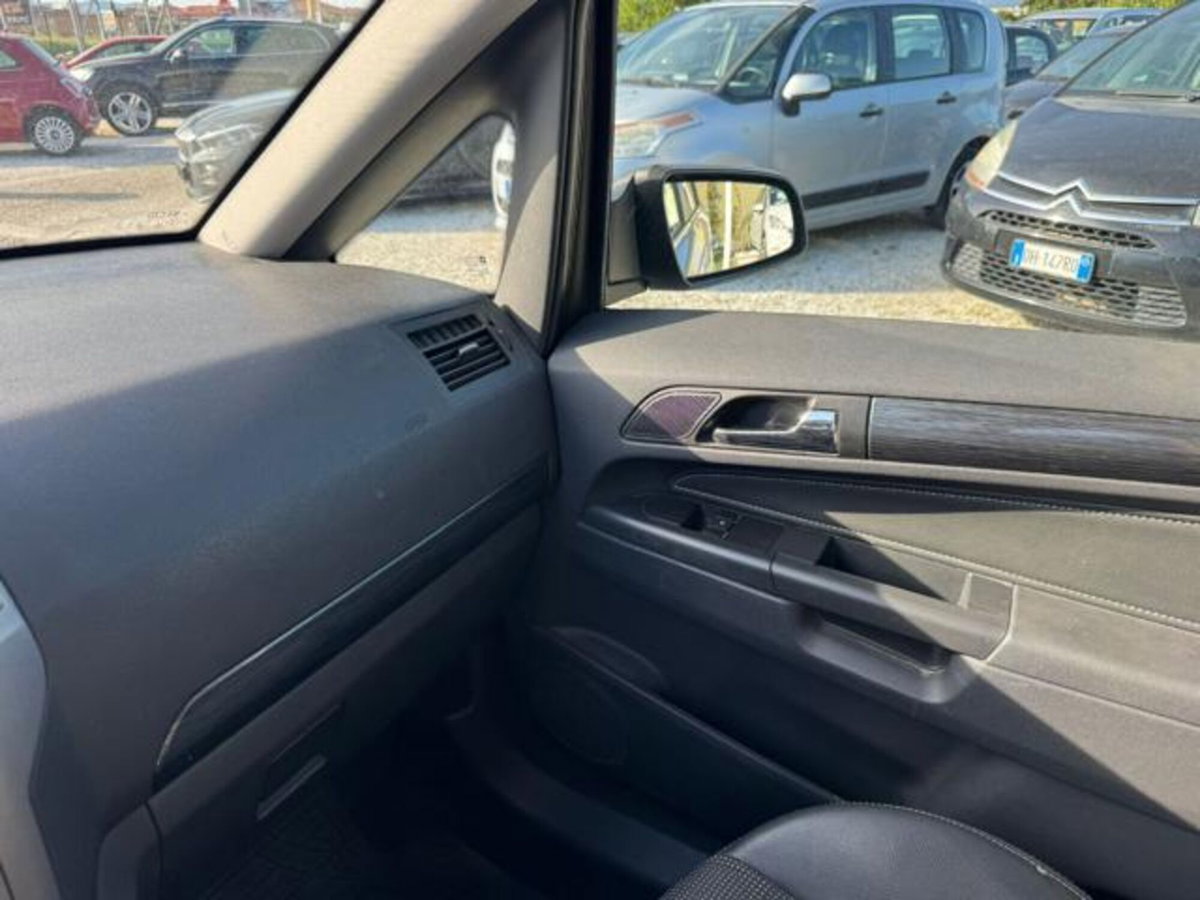 Opel Zafira 1.9 CDTI 120CV Cosmo (12)