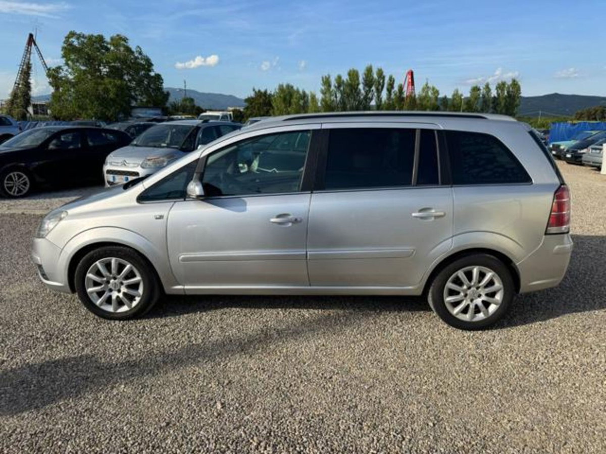 Opel Zafira 1.9 CDTI 120CV Cosmo (3)