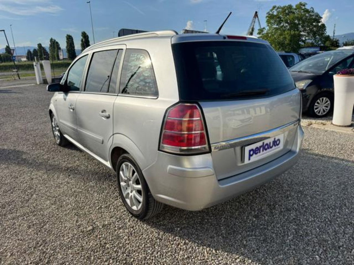 Opel Zafira 1.9 CDTI 120CV Cosmo (6)