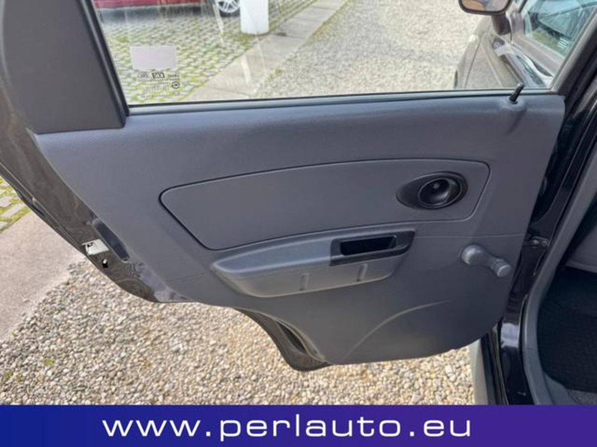 Chevrolet Matiz 800 SE Chic (12)