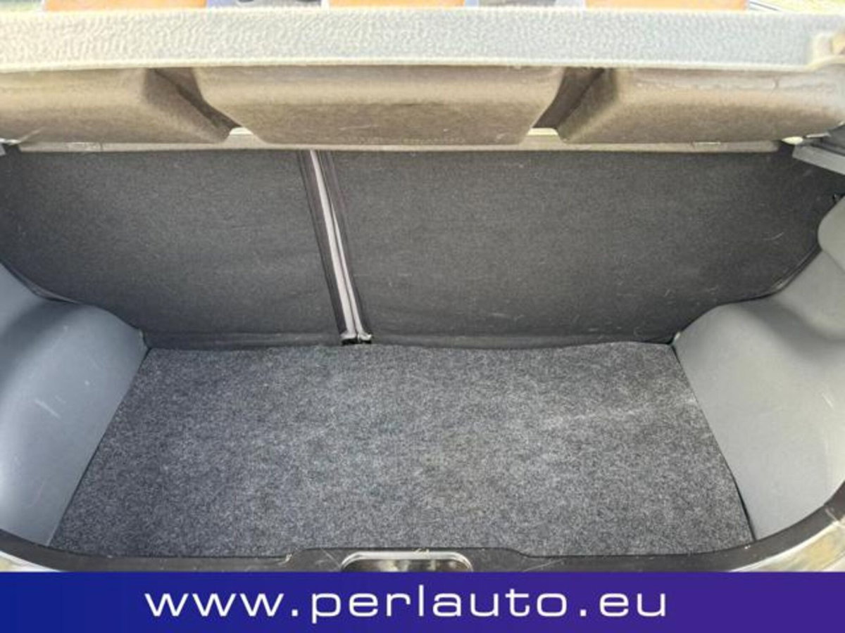 Chevrolet Matiz 800 SE Chic (14)