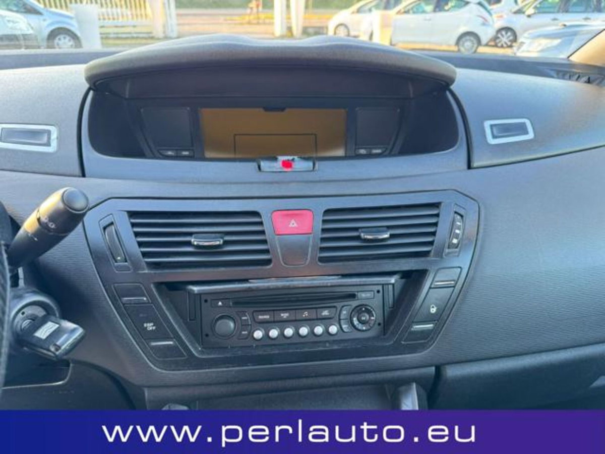 Citroen C4 Picasso 1.6 HDi 110 FAP Elegance (12)