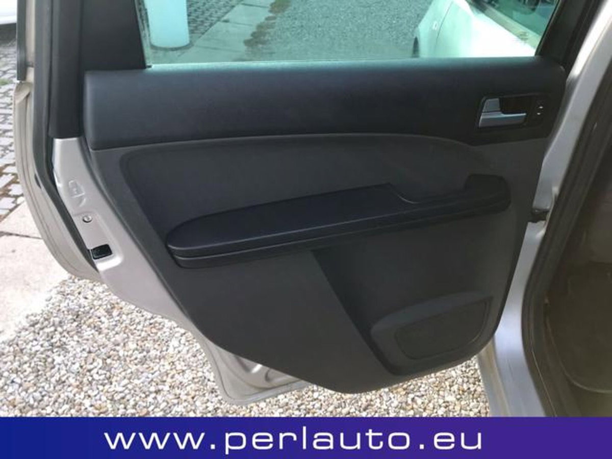 Ford Focus 1.6 TDCi (90CV) Ghia (8)
