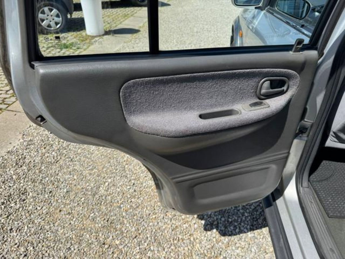 Kia Sportage 2.0i 16V cat Wag. 4x4 (12)