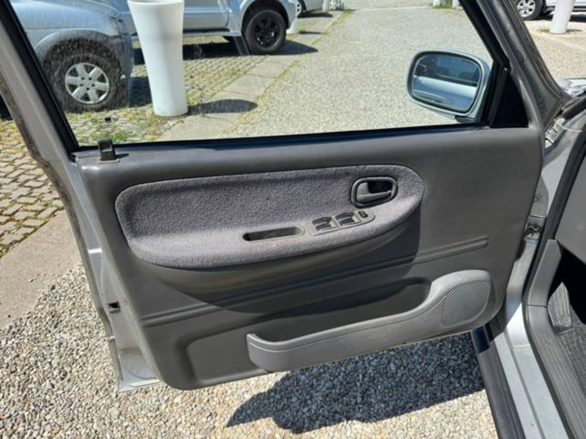 Kia Sportage 2.0i 16V cat Wag. 4x4 (7)
