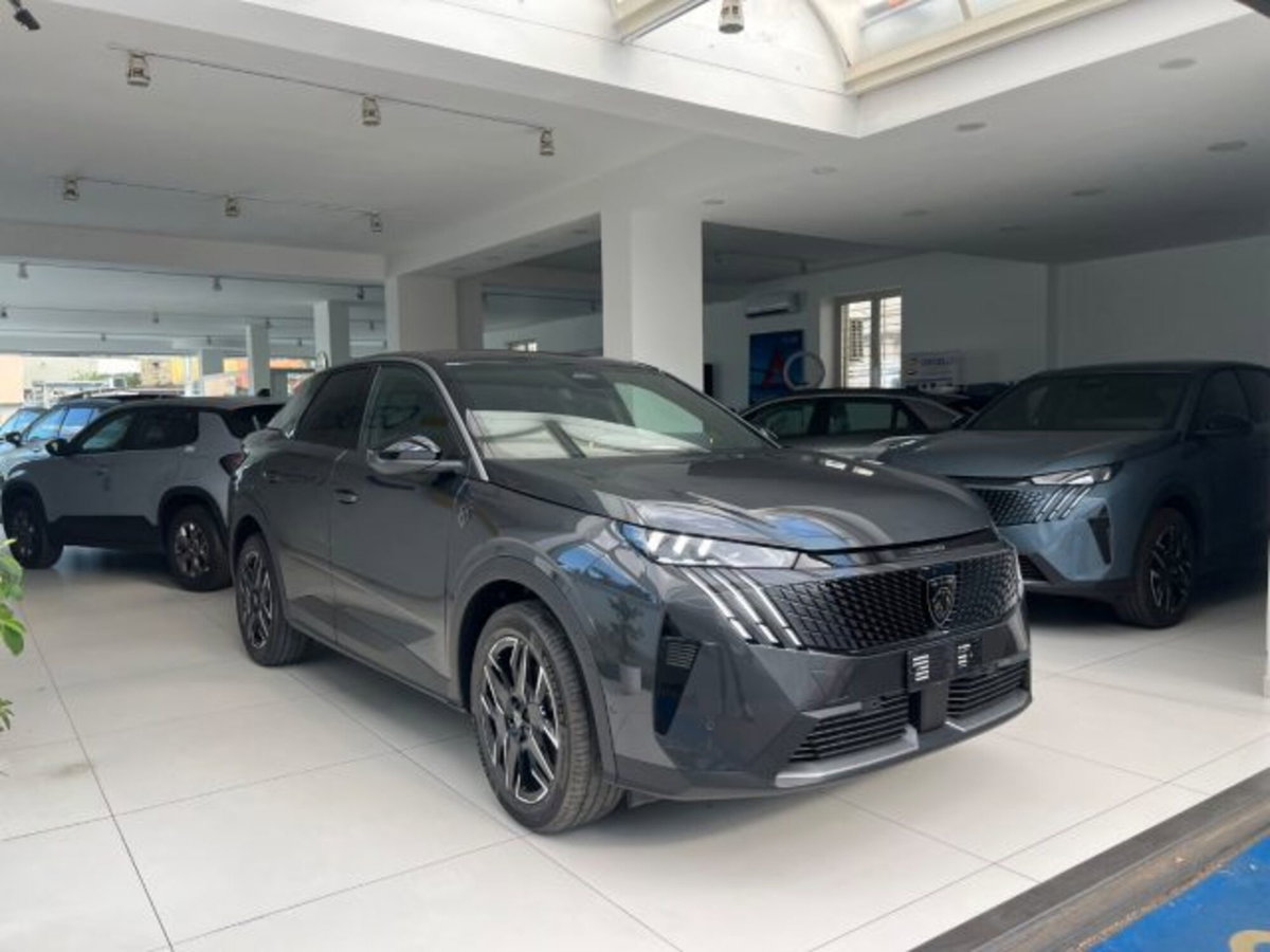 Peugeot 3008 1.2 hybrid GT Exclusive 145cv e-dcs6 (18)