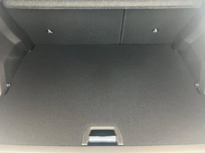 Peugeot 2008 50 kWh GT (11)
