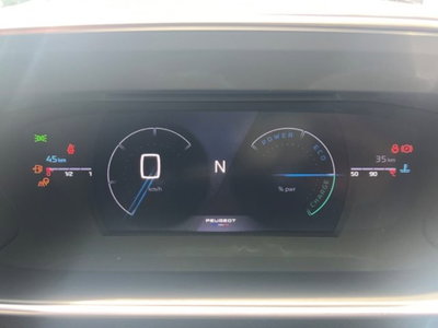 Peugeot 2008 50 kWh GT (19)