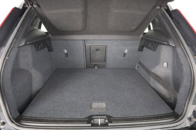 Volvo XC40 T4 AWD Geartronic Momentum (6)