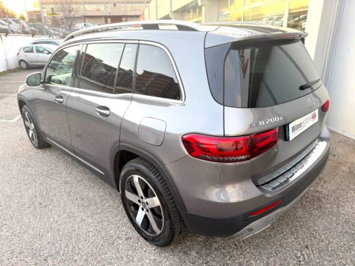 Mercedes-Benz GLB 200 d Advanced auto (2)